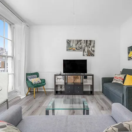 One Bed Apartment In Camden